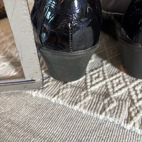 Softspots Sissel Comfort Loafers, Size 8.5N. Easy Slip In. Croc embossed. Navy - Picture 7 of 11